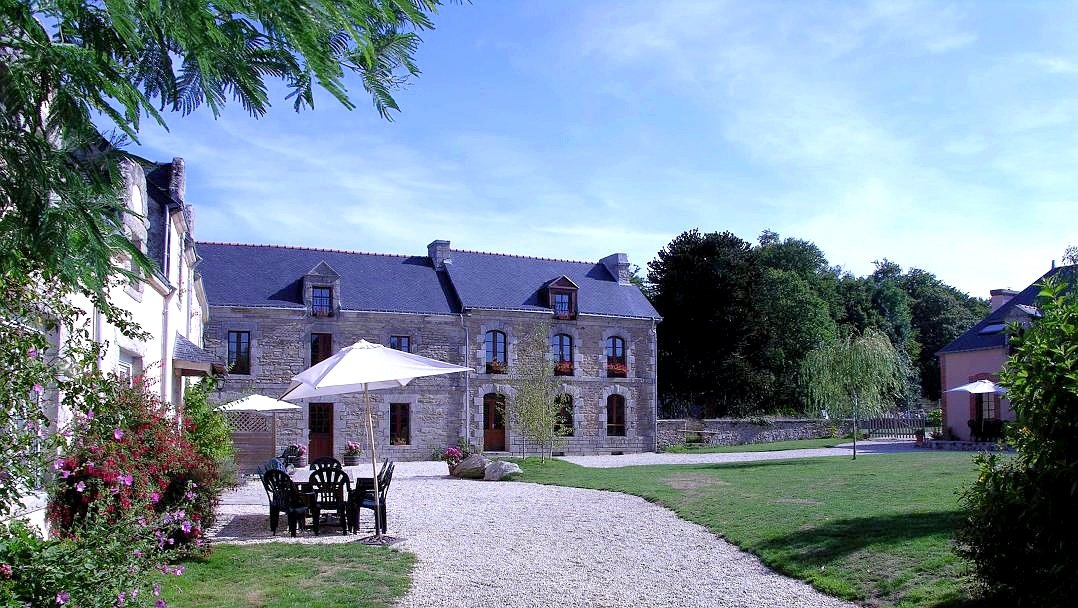 Les Bergeronnettes in the Breton countryside